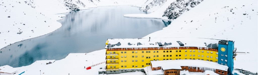 vista de la estacion de esqui chilena Ski Portillo